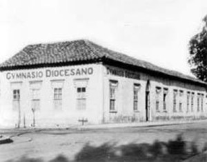 Foto de 1929 do Gynasio Diocesano instalado na Casa Paroquial.