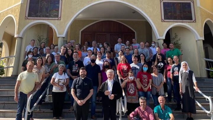 Novos Ministros da Sagrada Comunhão Eucarística recebem formação da Diocese