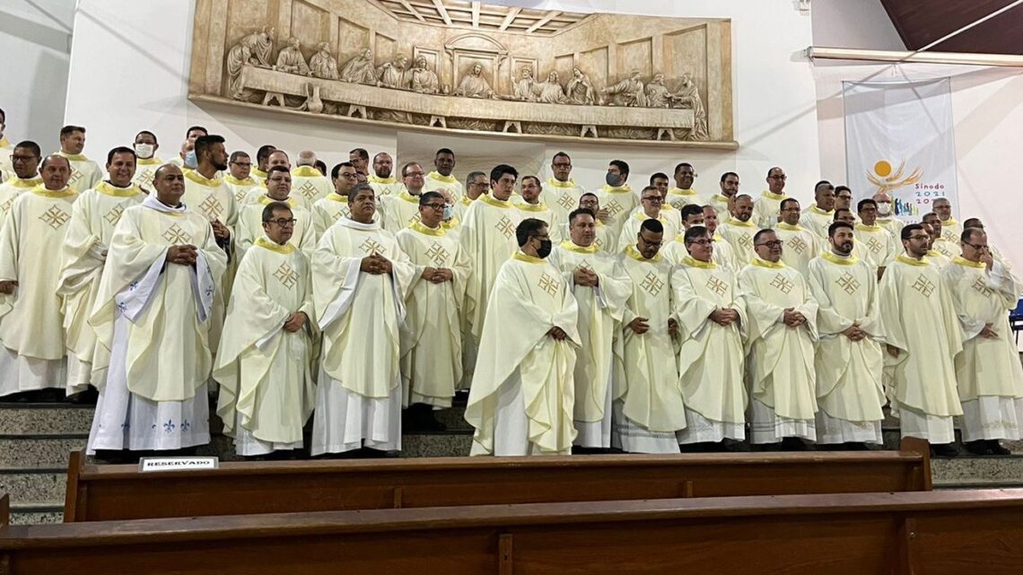 Encontro de Canonistas e Servidores de Tribunais Eclesiásticos conta com a participação de representantes de S. J. Rio Preto